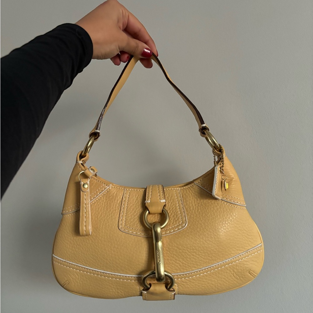 Coach Vintage Hampton Pebbled Leather 10284 Mini shoulder Bag 💛⭐️🌻